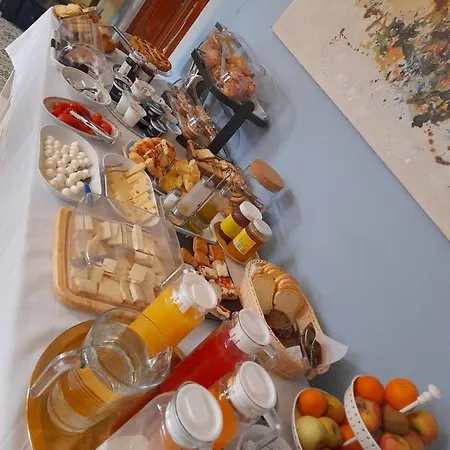 住宿加早餐酒店 拉杰玛迪埃琳娜酒店 卢卡