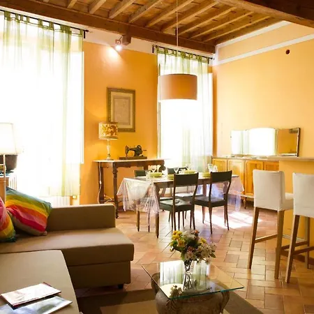 La Gemma Di Elena B&B 루카
